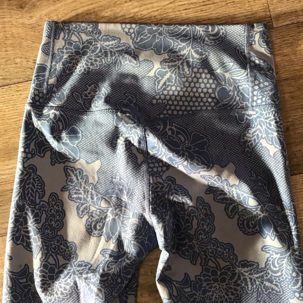Close clean out Nike Floral Blue Leggings - Picture 9 of 9